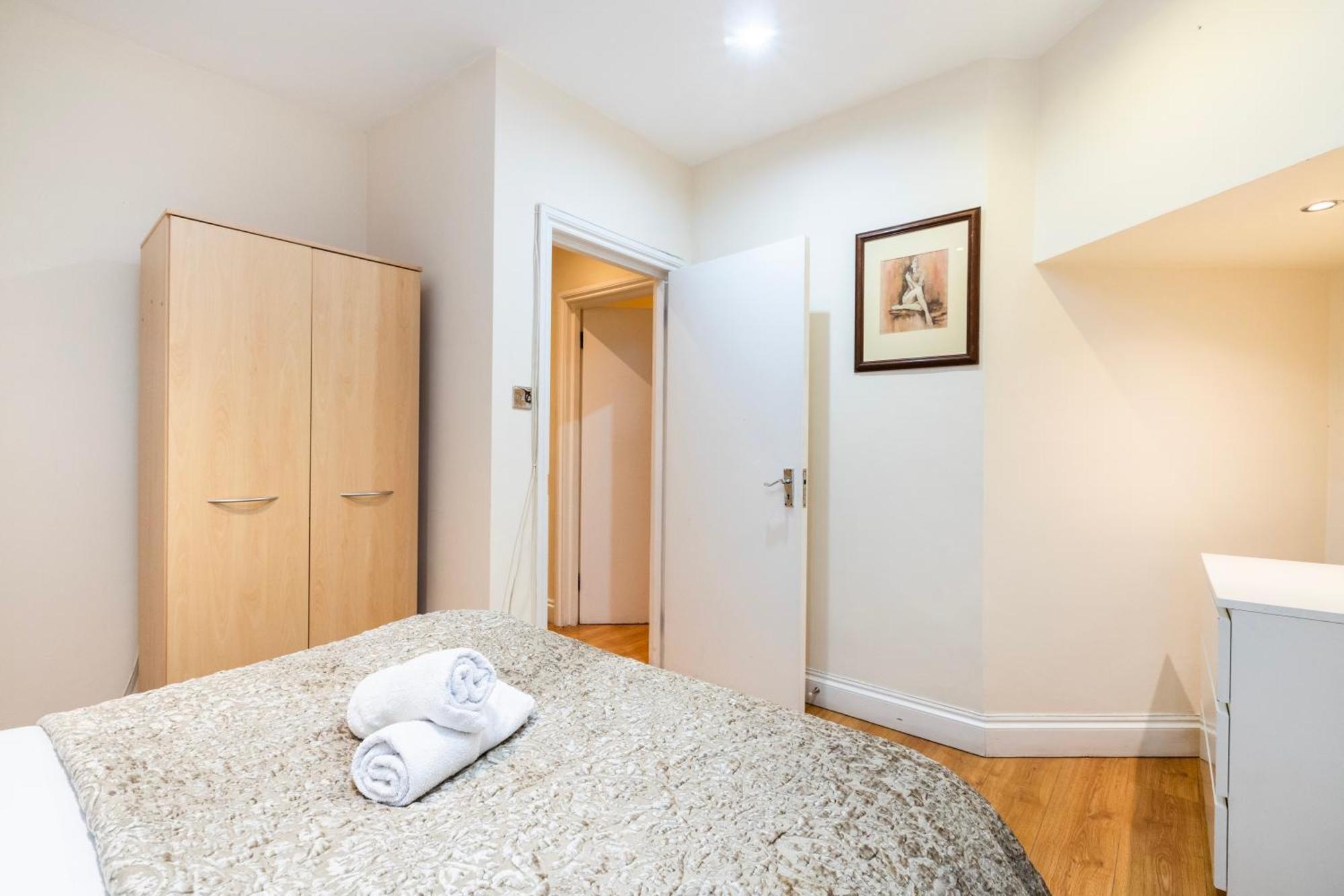 Hyde Park Rooms & Apartments Londen Buitenkant foto