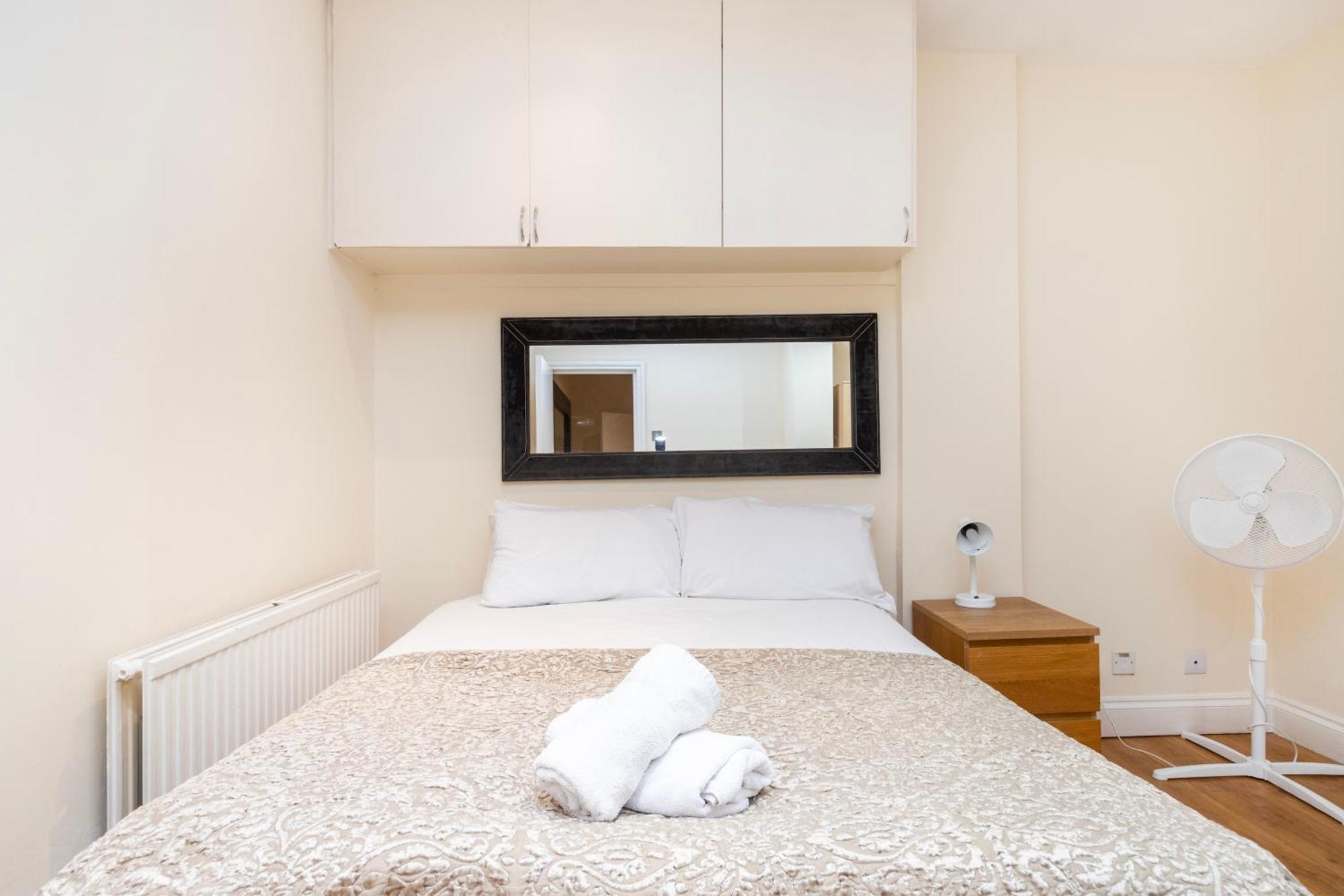 Hyde Park Rooms & Apartments Londen Buitenkant foto